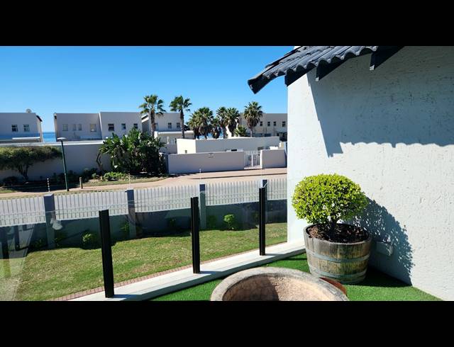 2 BEDROOM TOWNHOUSE FOR SALE IN DIAZ BEACH